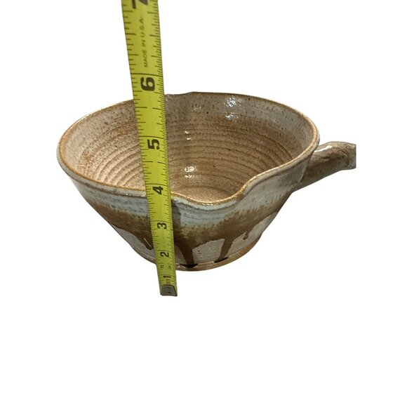 Handcrafted Rustic Signed M or W Pottery 2 Pouring Bowls With Handles Artisanal - Picture 8 of 11
